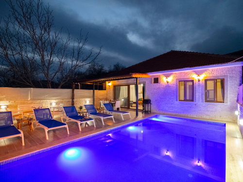  gece  -  Kasım
  | Kalkan Bezirgan Köyü Villa (6 Kişilik, Korunaklı Havuzlu, Jakuzili Seçenekli)